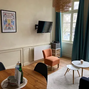 L'aparthé - Cosy Avec Vue Sur La Place Du Marché Appartamento Dinan